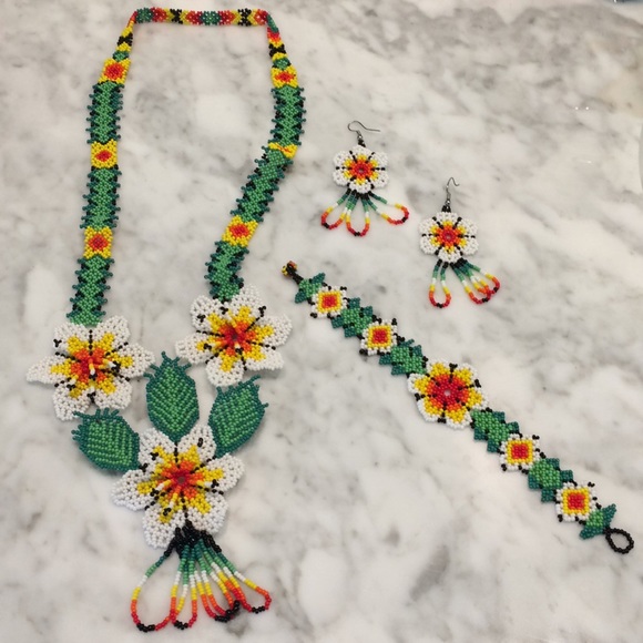MEXICANA Jewelry - Handmade Huichol Mexican beaded necklace set NWOT